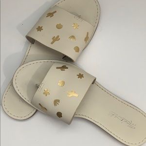 Madewell slide on sandals.